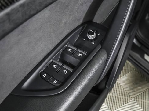 Used 2023 Audi SQ5 Premium w/ Convenience Package image 35