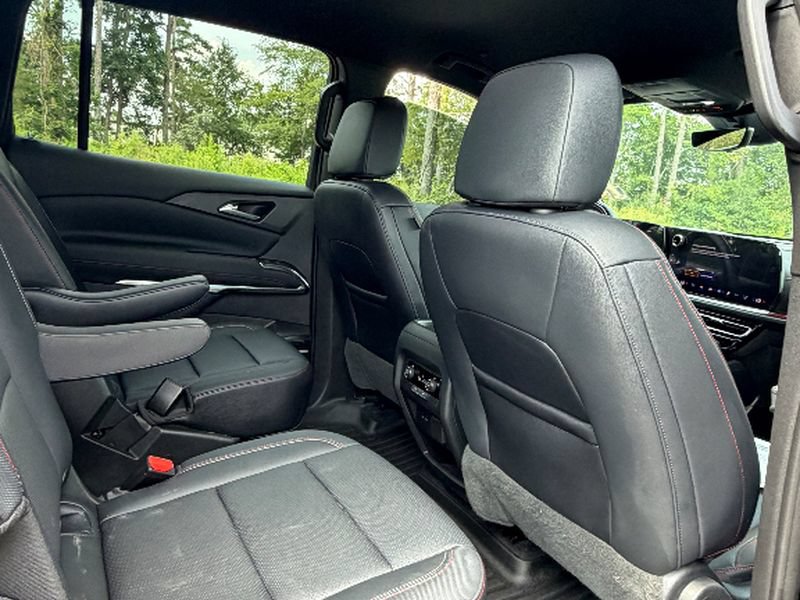 Used 2024 Chevrolet Traverse Z71 w/ Enhanced Driving Package AWD/4WD image 19