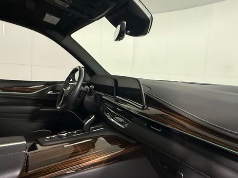 Used 2023 Cadillac Escalade ESV Premium Luxury image 33