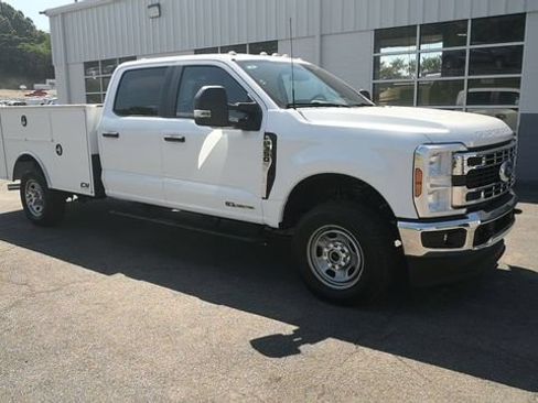 New 2026 Ford F350 XL w/ XL Chrome Package AWD/4WD image 4