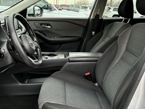 Used 2022 Nissan Rogue SV FWD image 5