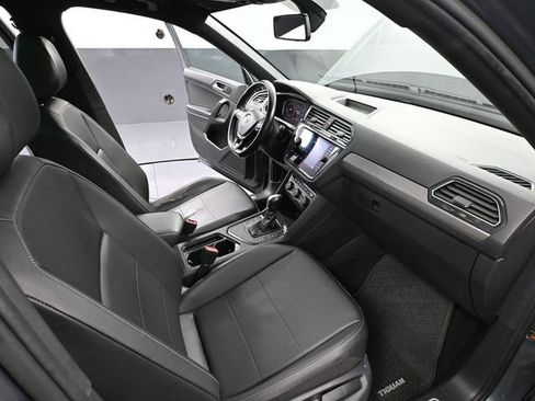 Used 2019 Volkswagen Tiguan SEL Premium R-Line FWD image 46