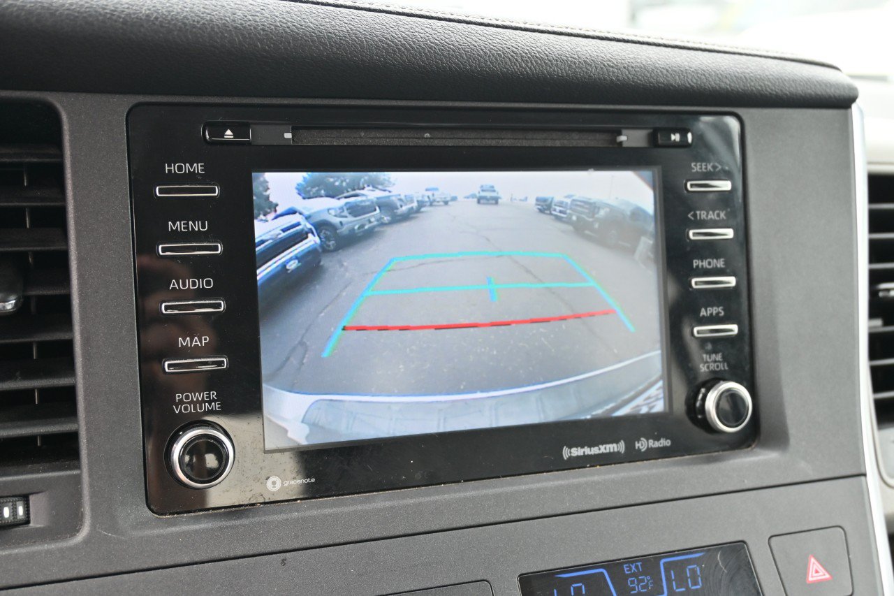 Used 2019 Toyota Sienna XLE FWD image 12