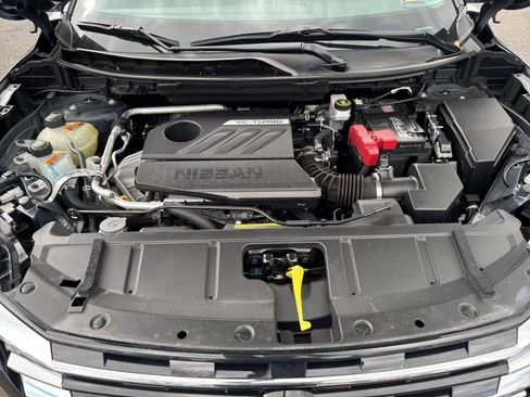 Used 2025 Nissan Rogue SV FWD image 33