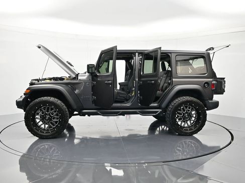 Used 2022 Jeep Wrangler Unlimited Sport image 46