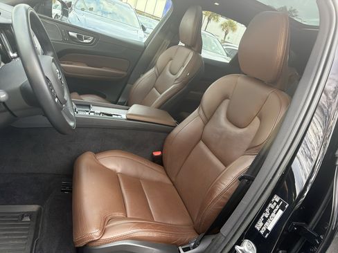 Certified 2022 Volvo XC60 B5 Inscription w/ Advanced Package image 16