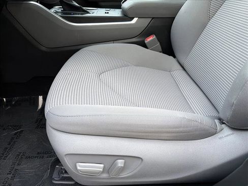 Used 2023 Toyota Highlander LE FWD image 12