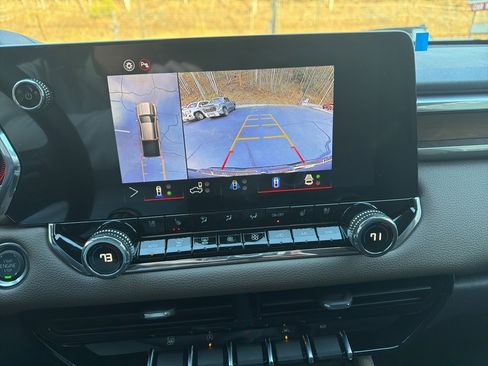 New 2026 GMC Canyon Denali image 17