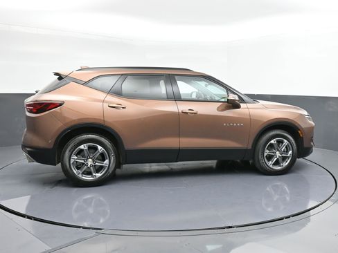 Used 2023 Chevrolet Blazer LT w/ Sound & Technology Package image 9