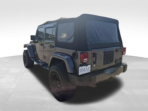 Used 2016 Jeep Wrangler Unlimited Sahara w/ Connectivity Group AWD/4WD image 11