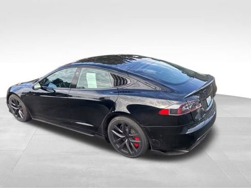 Used 2021 Tesla Model S Plaid image 3