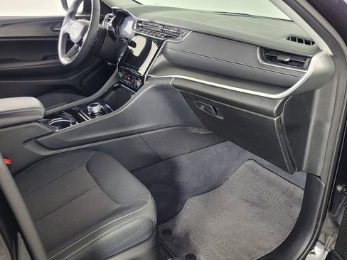 Used 2023 Jeep Grand Cherokee Laredo w/ Luxury Tech Group I image 71