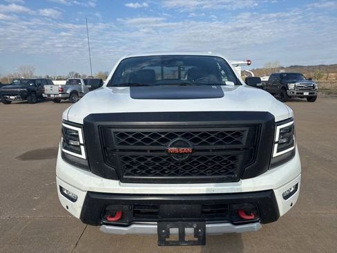 Used 2021 Nissan Titan PRO-4X w/ Pro-4x Convenience Package image 8