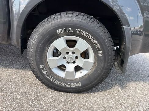 Used 2014 Nissan Frontier SV w/ SV Value Truck Package AWD/4WD image 32