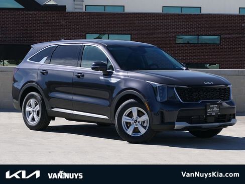 New 2026 Kia Sorento LX FWD image 1