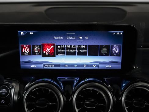 New 2025 Mercedes-Benz GLB 250 250 4MATIC image 19