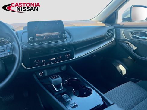 Used 2023 Nissan Rogue SV FWD image 30