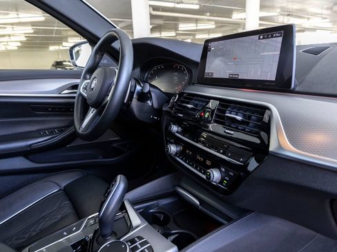Used 2020 BMW M550i xDrive AWD/4WD image 32