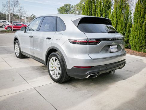 Used 2022 Porsche Cayenne E-Hybrid image 8