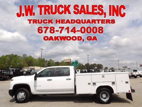 Used 2026 Chevrolet Silverado 3500 W/T AWD/4WD image 2