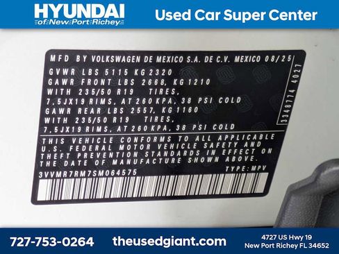 Used 2025 Volkswagen Tiguan SE w/ Panoramic Sunroof Package AWD/4WD image 44
