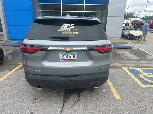 Used 2023 Chevrolet Traverse LT FWD image 5