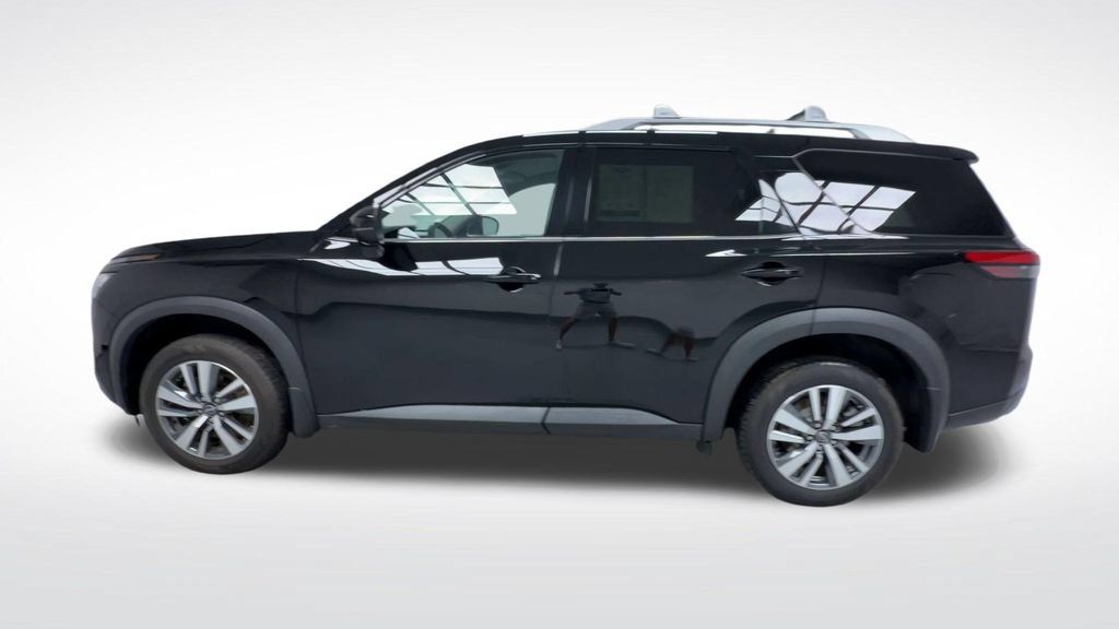 Used 2024 Nissan Pathfinder SL AWD/4WD image 8