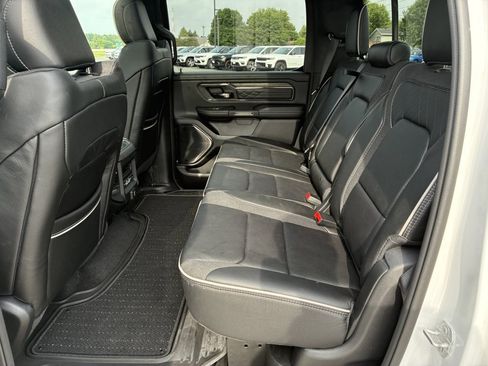 Used 2025 RAM 1500 Limited AWD/4WD image 16