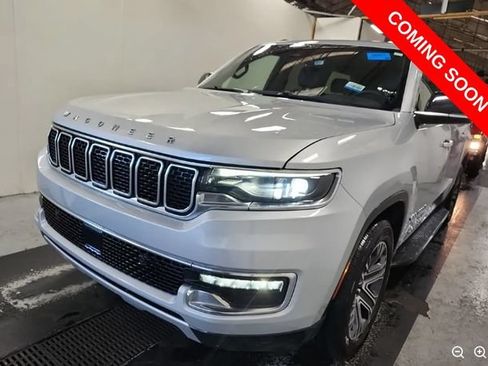 Used 2024 Jeep Wagoneer L Series II w/ Flexible Seating Group AWD/4WD image 1
