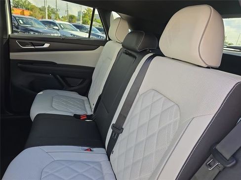 New 2026 Volkswagen Atlas Cross Sport SEL Premium R-Line image 15