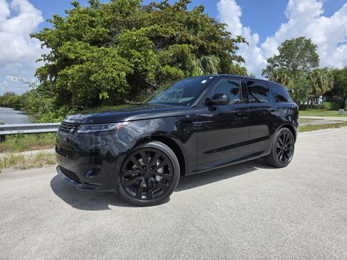 New 2026 Land Rover Range Rover Sport Dynamic SE AWD/4WD image 17