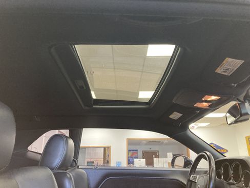 Used 2009 Dodge Challenger SRT8 RWD image 20