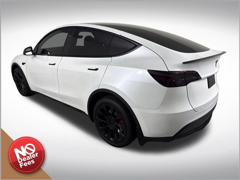 Used 2024 Tesla Model Y Long Range AWD/4WD image 5