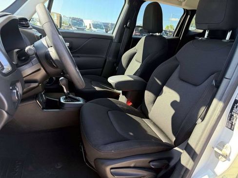 Certified 2023 Jeep Renegade Latitude AWD/4WD image 15