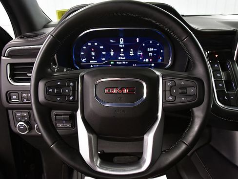 Used 2024 GMC Yukon XL SLT w/ SLT Luxury Package AWD/4WD image 20