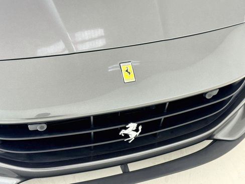 Used 2019 Ferrari Portofino RWD image 31