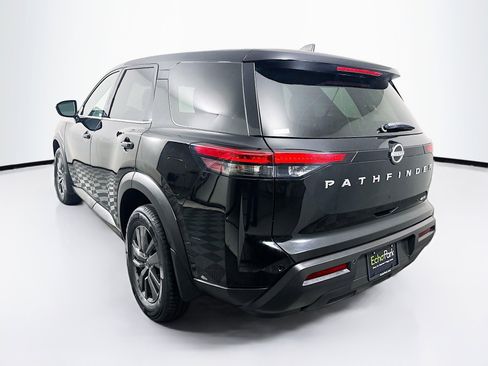 Used 2023 Nissan Pathfinder S image 5