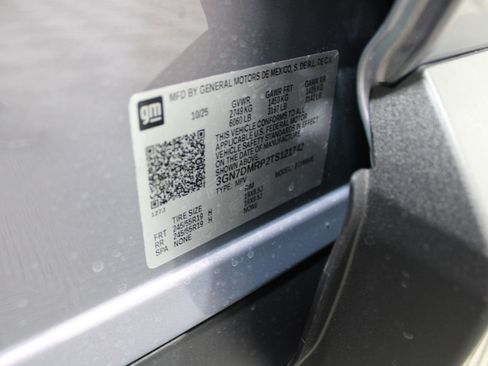 New 2026 Chevrolet Equinox EV LT image 42