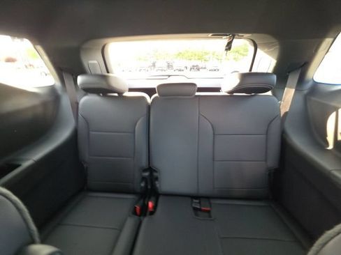 Used 2026 Chevrolet Traverse LT AWD/4WD image 30