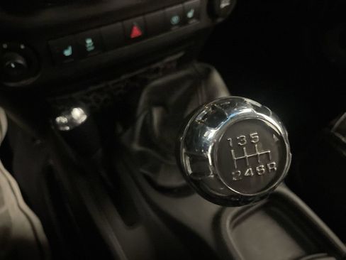 Used 2015 Jeep Wrangler Sahara w/ Dual Top Group AWD/4WD image 9