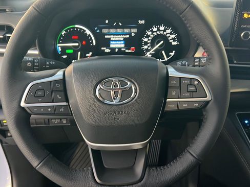 New 2026 Toyota Sienna XLE image 20