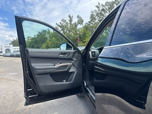 Used 2025 Nissan Pathfinder Platinum w/ Cargo Package FWD image 18