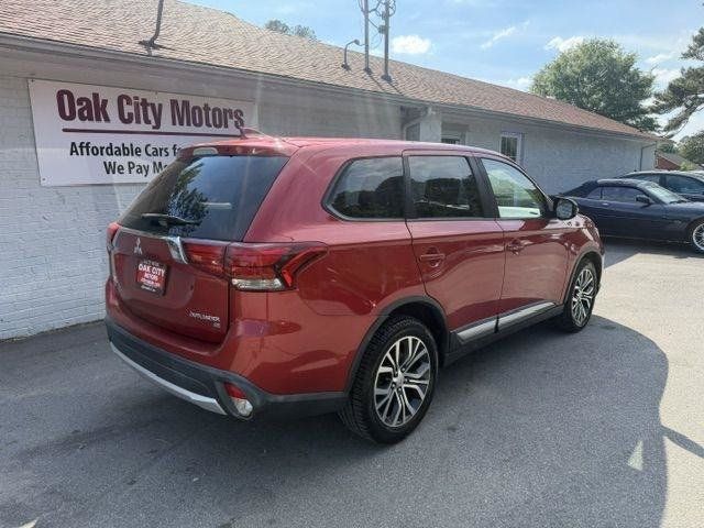 Used 2017 Mitsubishi Outlander SEL AWD/4WD image 5