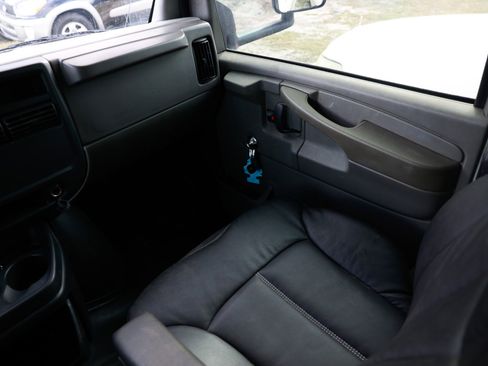 Used 2004 Chevrolet Express 3500 G3500 image 16