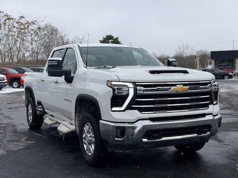 Certified 2024 Chevrolet Silverado 2500 LTZ image 3