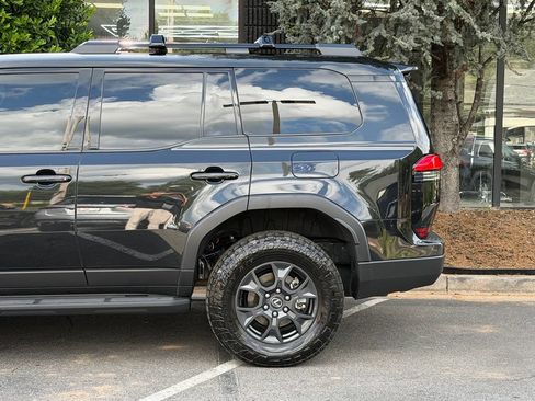 Used 2024 Lexus GX 550 AWD/4WD image 11