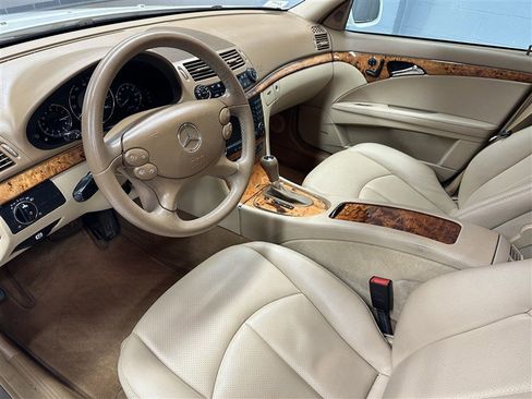 Used 2008 Mercedes-Benz E 350 350 4MATIC image 2