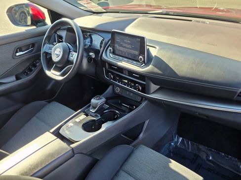 Used 2023 Nissan Rogue SV image 9
