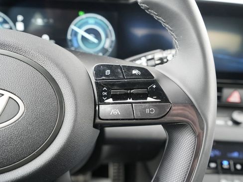 Used 2025 Hyundai Elantra SEL image 27