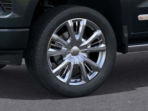 New 2026 Chevrolet Silverado 1500 High Country w/ High Country Premium Package AWD/4WD image 9